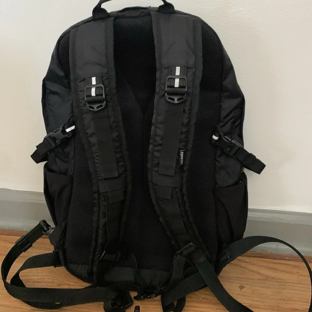 Pac-safe Venturesafe 25L GII Black Backpack